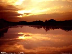 夕阳湖景