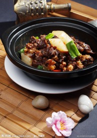 萝卜牛腩煲
