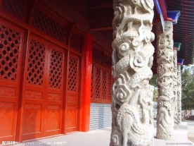 盘龙柱