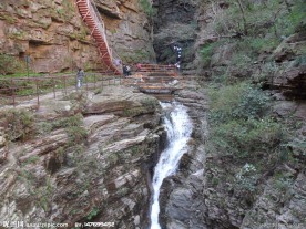 关山红石峡溪水