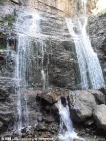关山红石峡溪水