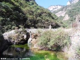 关山红石峡溪水