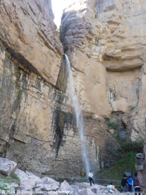 关山红石峡溪水
