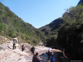 关山红石峡溪水