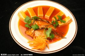 豆腐烧鲫鱼