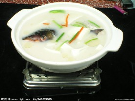 鱼头炖豆腐汤