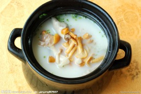 野生菌炖汤