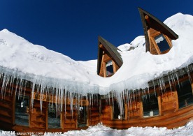 雪中小屋
