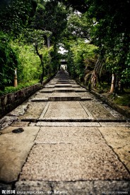 花岗岩石板路