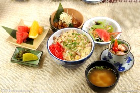 鸡肉盖饭