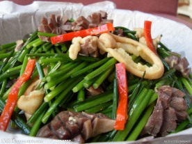 韭菜花炒鸡杂