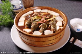 菜汁豆腐烧阿婆鱼