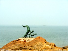 连云港海边钓鱼雕塑
