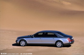 沙漠中的迈巴赫