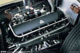 迈巴赫老爷车发动机