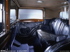 迈巴赫老爷车豪华车仓