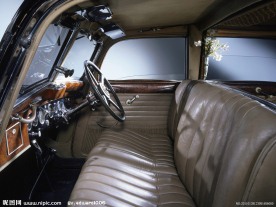 迈巴赫老爷车驾驶坐特写