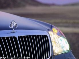 迈巴赫车头前灯