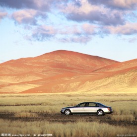高原山丘中的迈巴赫