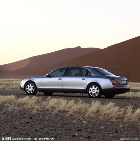 夕阳中的迈巴赫