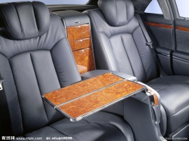 迈巴赫后座载物台