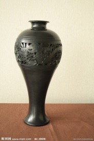 黑陶长尾瓶