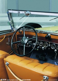 古典迈巴赫老爷车方向盘