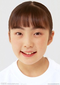 微笑的小女孩
