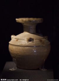 青釉褐斑四系壶