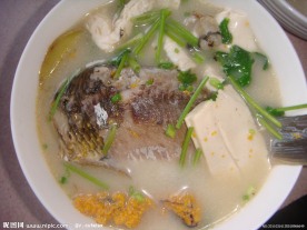 鲫鱼豆腐汤