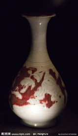 景德镇窑釉里红划花兔纹玉壶春瓶