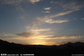 草原日出