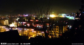 下花园刺山夜景