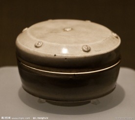 定窑白釉鼓钉盒