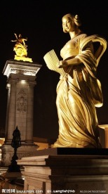 北安桥上的雕塑