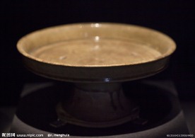 淮南窑青釉印花高足盘