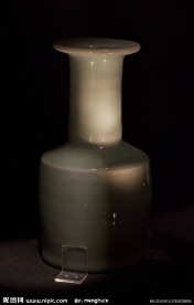 龙泉窑青釉盘口瓶