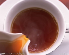 倒茶特写