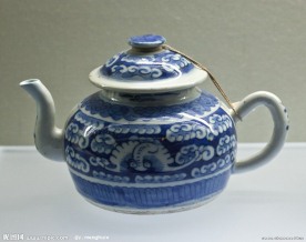 青花壶