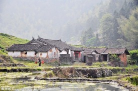 福建龙岩永定方形土楼人家祠堂