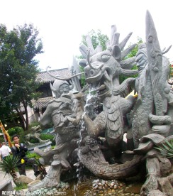 龙吐水
