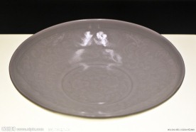 景德镇窑青白釉凸花莲纹盘