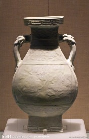 景德镇窑青白釉刻牡丹纹双耳扁壶