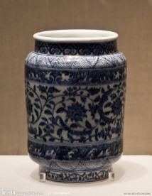 青花缠枝花卉纹壮罐