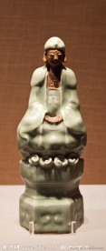 青釉释迦牟尼佛像