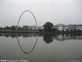 湖边建筑