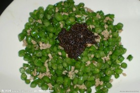 榄菜肉碎炒刀豆