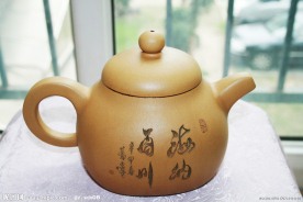 紫砂壶 段泥泥料的四方清韵壶