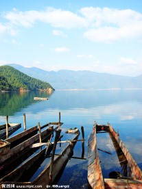 宁静的湖面