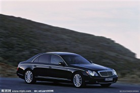 黑色迈巴赫豪华